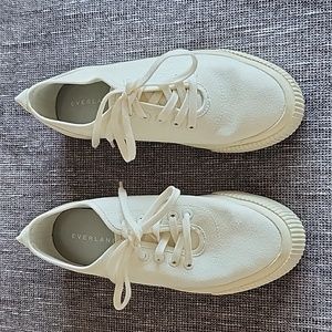 Women white sneaker